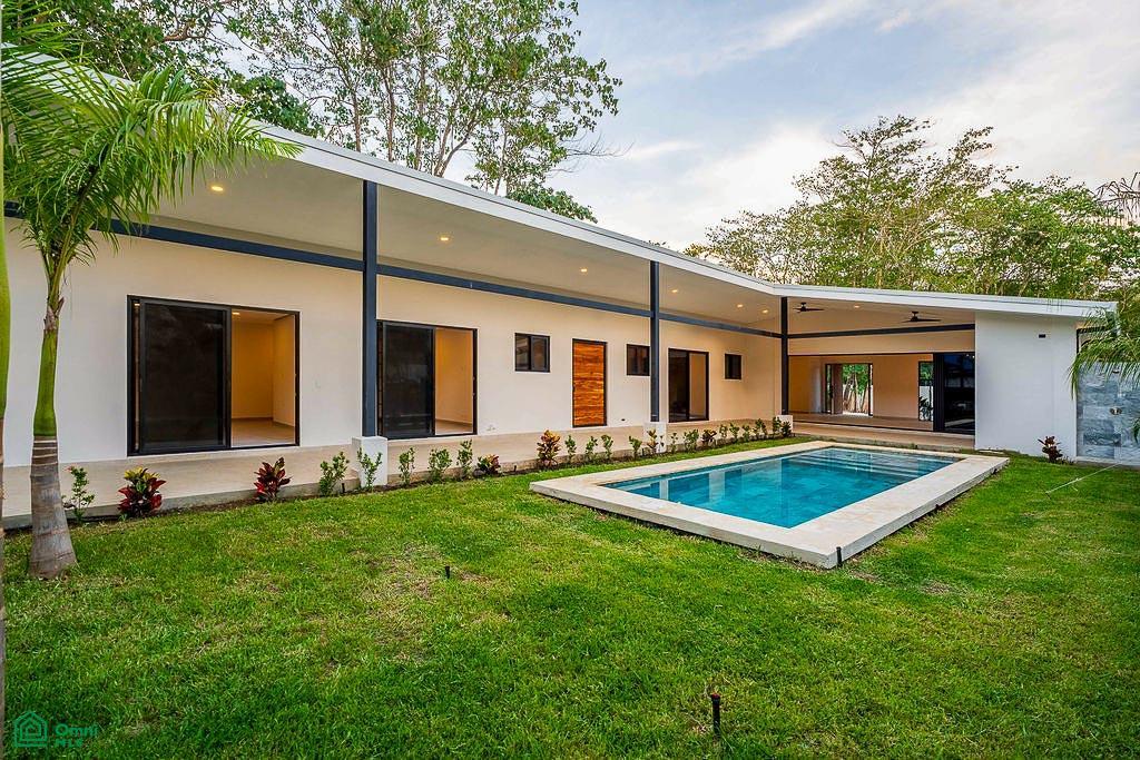 3-bedroom home in Playa Avellanas — photo 4