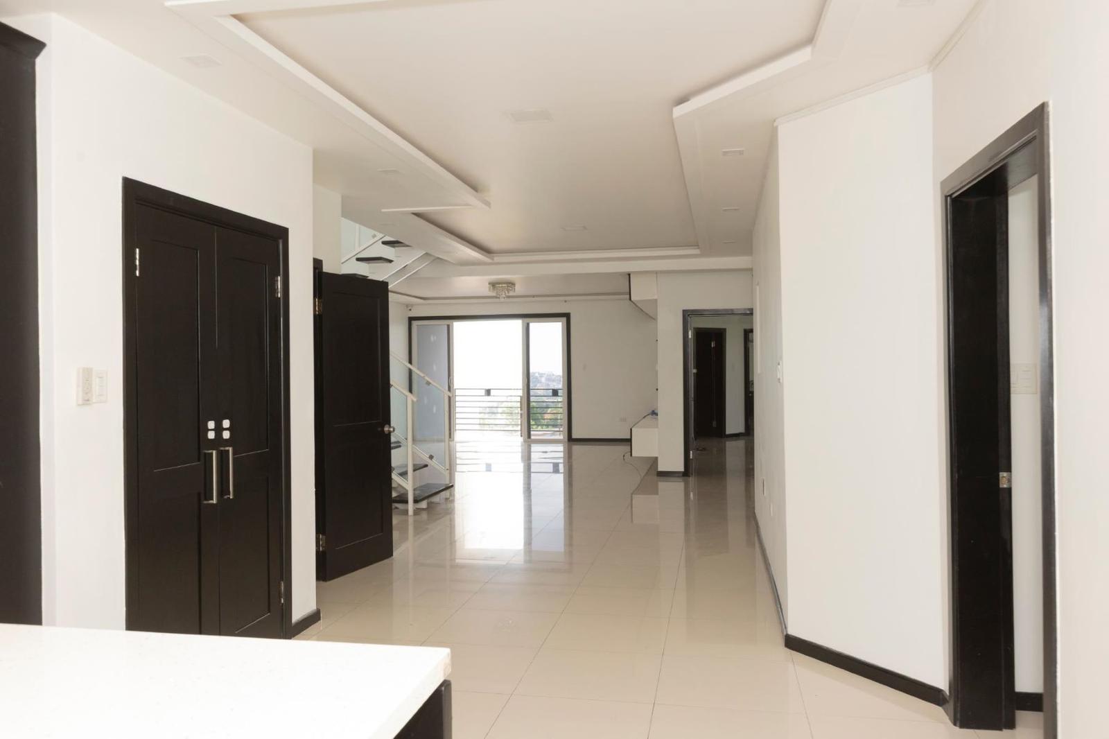 4 Bedroom Penthouse for Sale, The Linneman, Kingston, Jamaica — photo 4