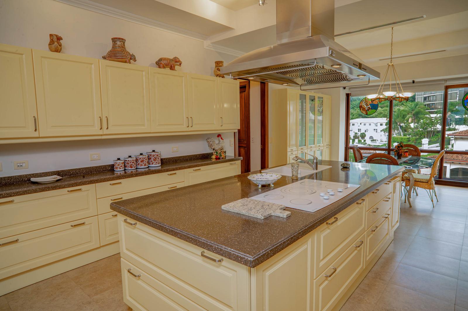 3 Bedroom Condo for Sale in Valle de Tamarindo, Escazu, San Jose — photo 5