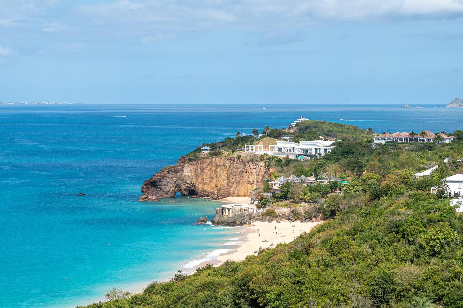 4 Bedroom Luxury Cliff-Side Villa for Sale, Mont Rouge, Terres Basses, St Martin — photo 4