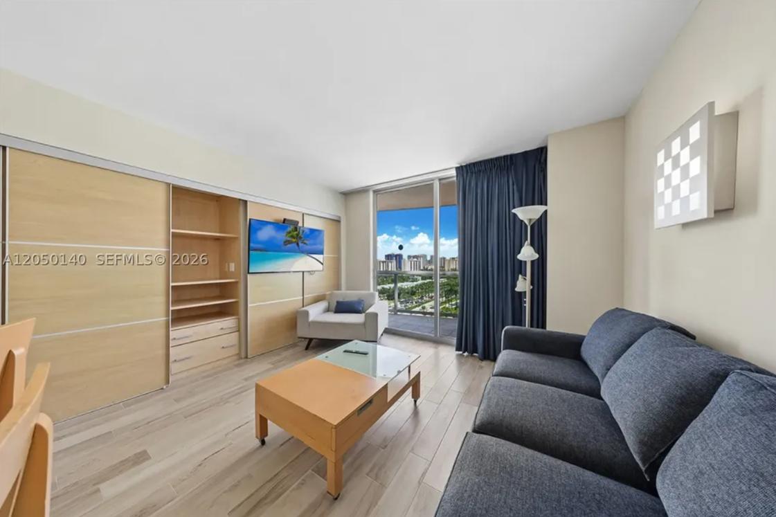 1-bedroom beachfront condo in Sunny Isles Beach — photo 5