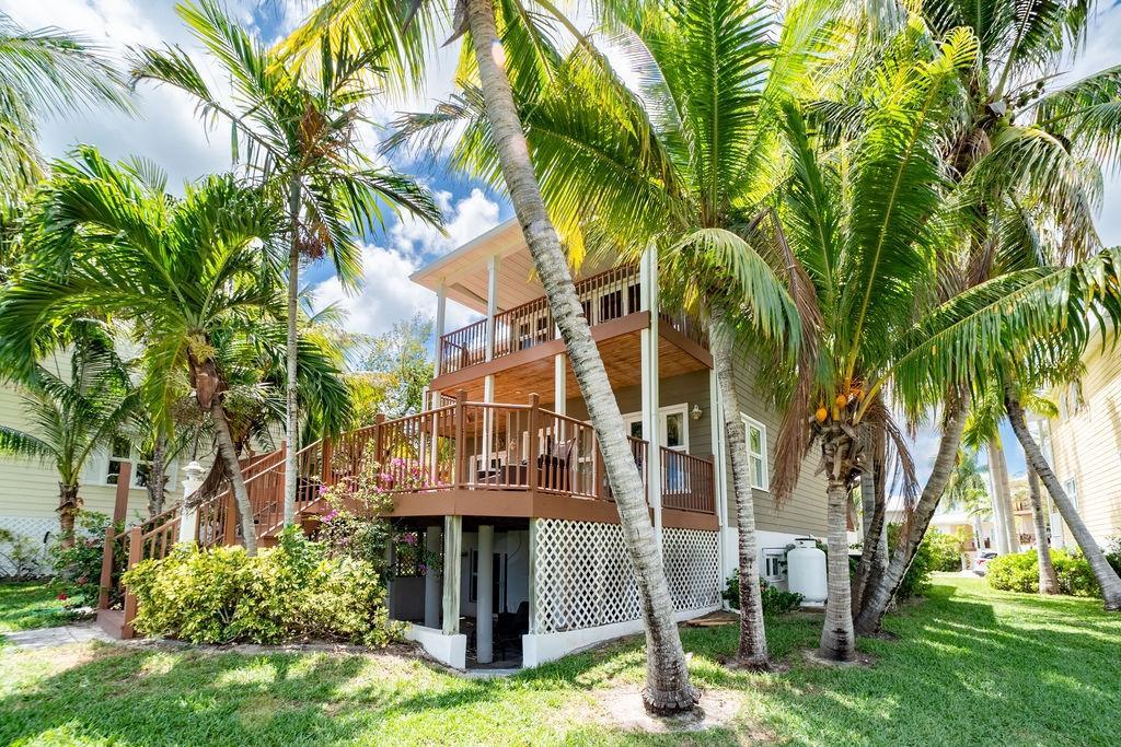 4-bedroom beachfront residence in Shoreline, Grand Bahama — photo 2