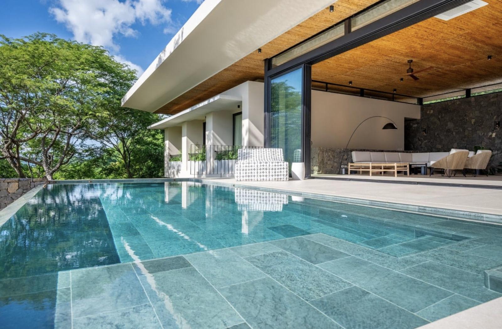 5 Bedroom Luxury Home for Sale in Costa Elena Estates — photo 2
