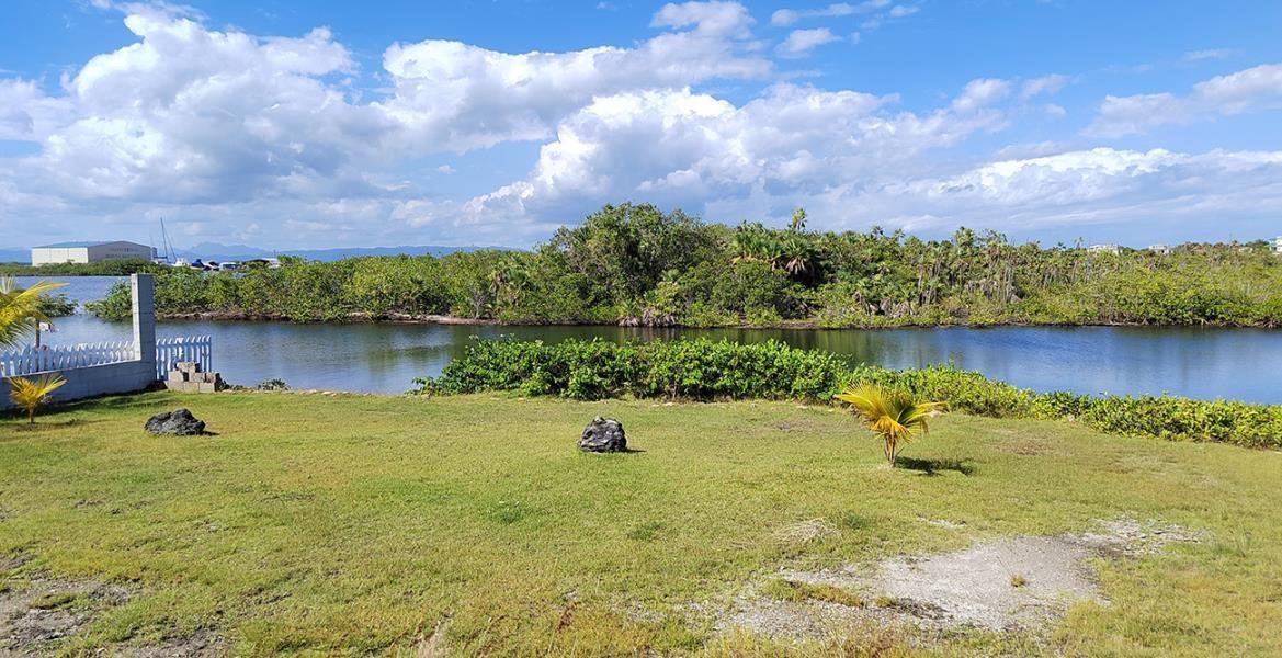 4-bedroom house in Vista Cove, Placencia (canal front) — photo 4