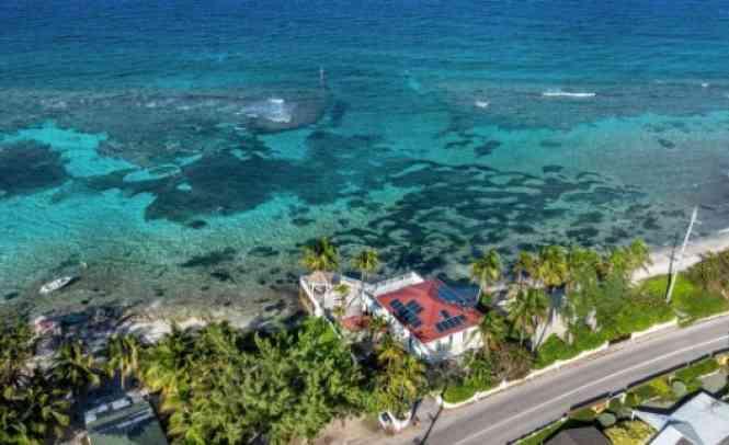 3 Bed | 2 Bath | Oceanfront Home with Private Beach Lot in North Side, Grand Cayman — photo 3