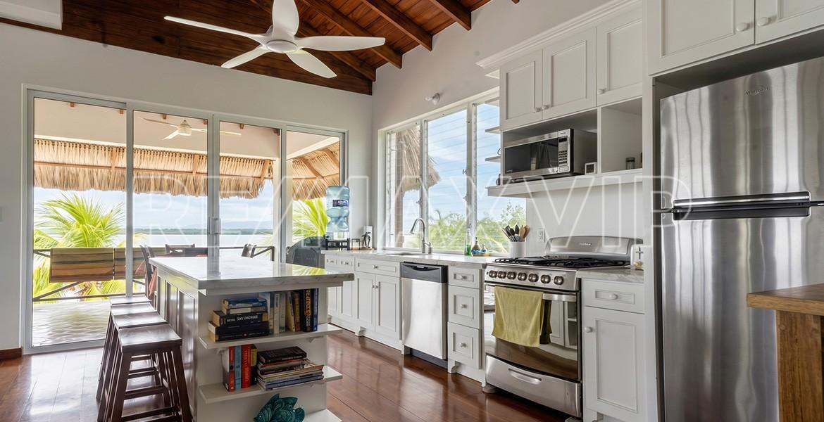 Exquisite 3 Bedroom Waterfront Home — photo 2