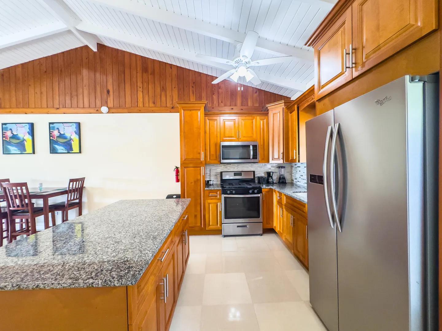 2 Bed, 1 Bath Apartment in Mt. Pleasant Ea — photo 4