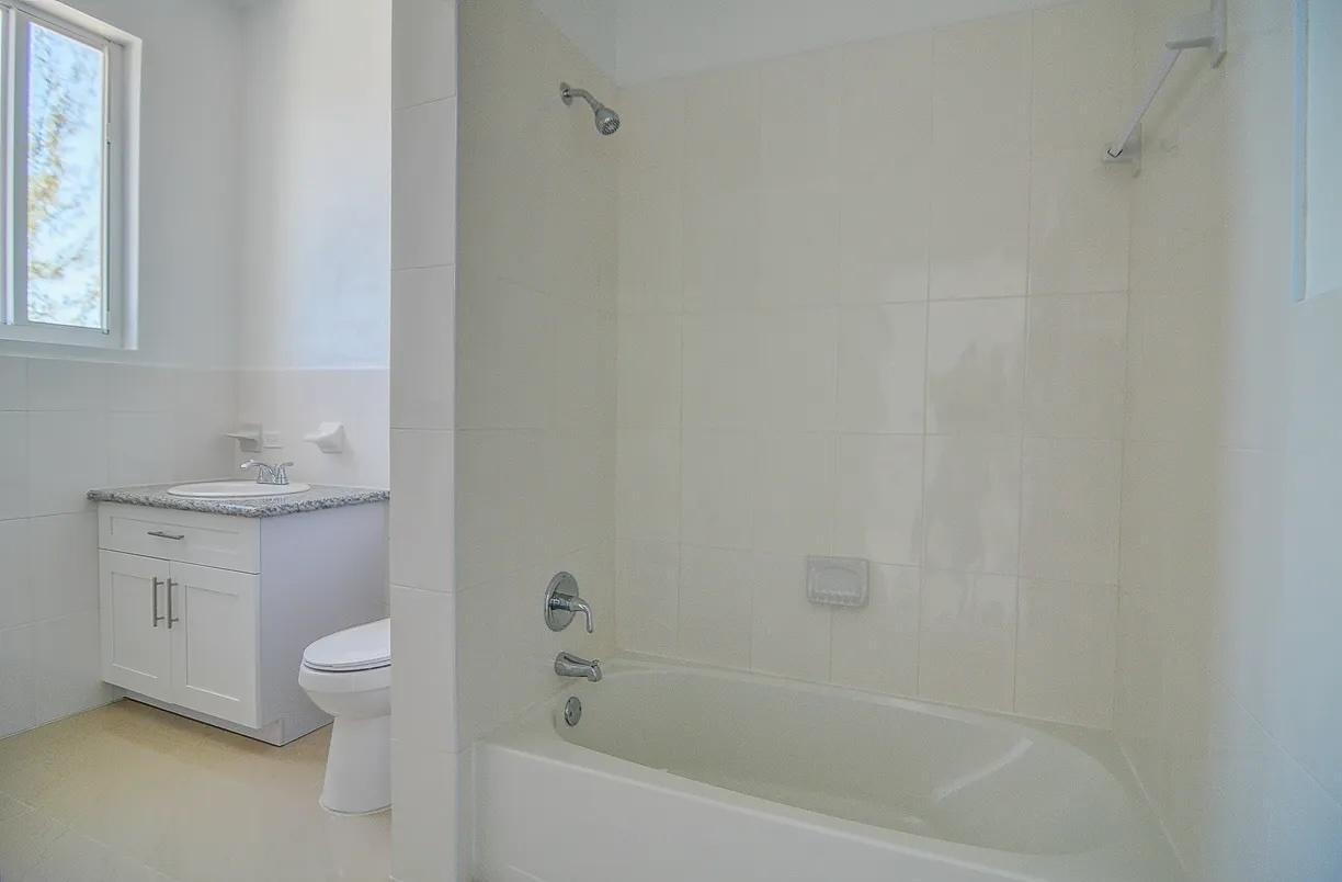 2-bedroom apartment in Venice Bay, Nassau — photo 2