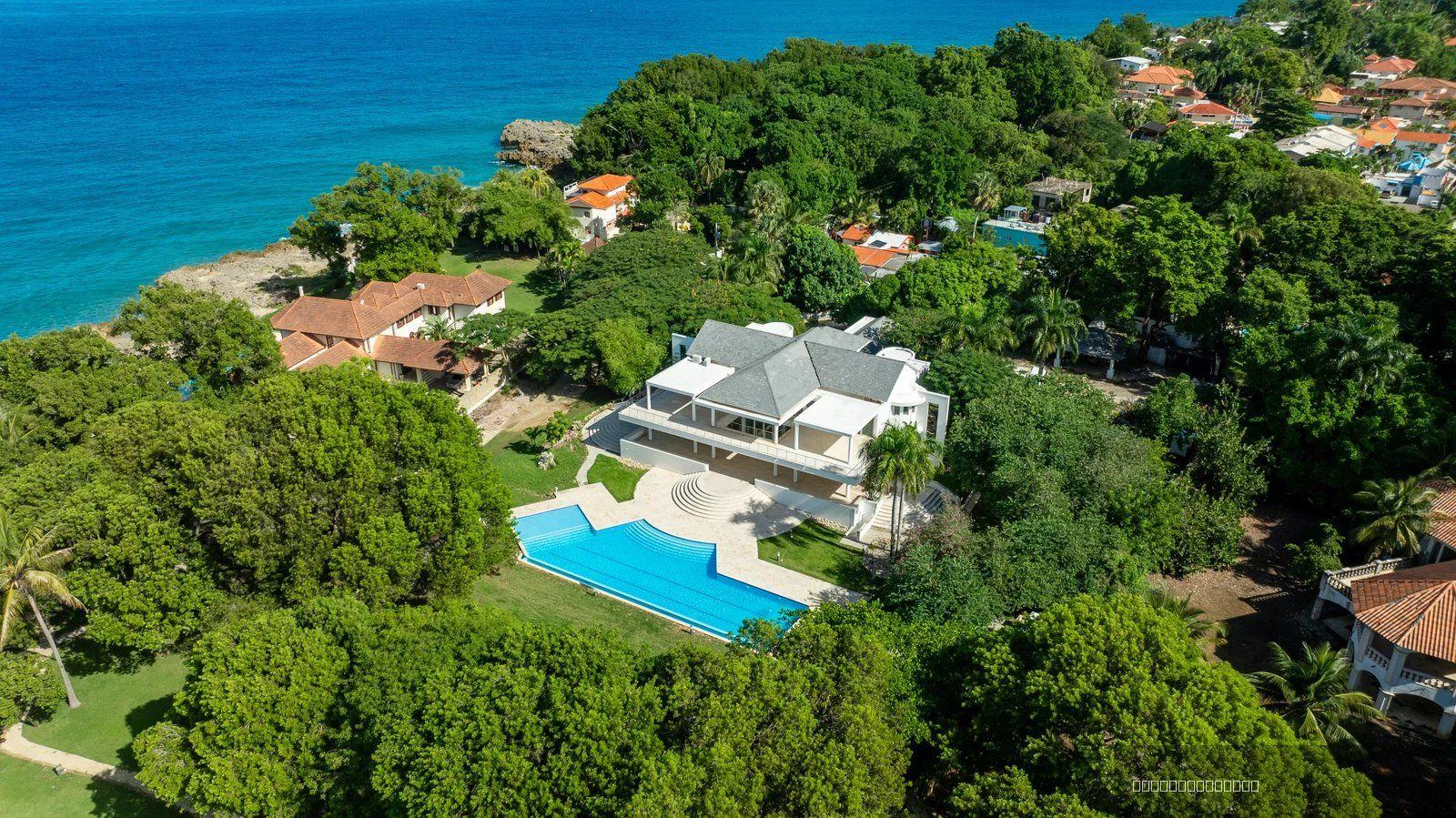 Luxury Oceanfront Villa for sale in Playa Chiquita, Sosúa | Private Beach Access — photo 5