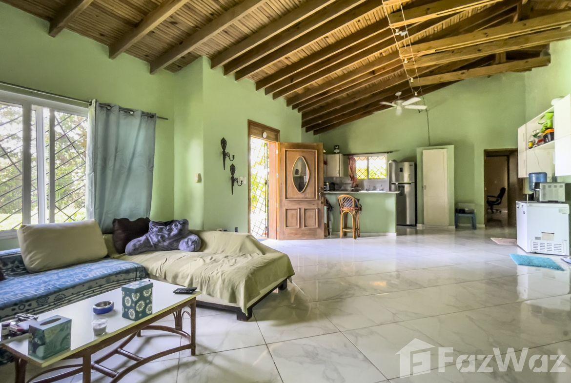 3-Bedroom Villa Just Steps from the Beach – v4144cl — photo 1