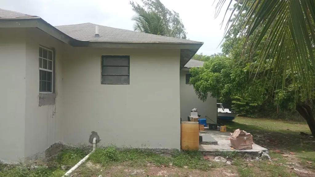 3-bedroom house in Congo Town — photo 1
