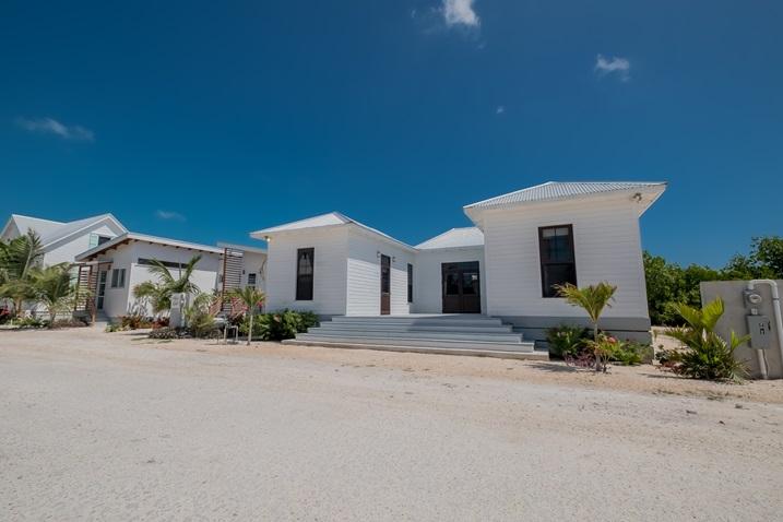 2BR Casa Turtleback in Mahogany Bay Village — photo 2