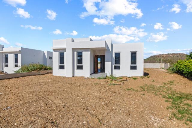 Exclusive 6 Bedroom Villa with Pool and Guest House in Vista Royal — photo 3