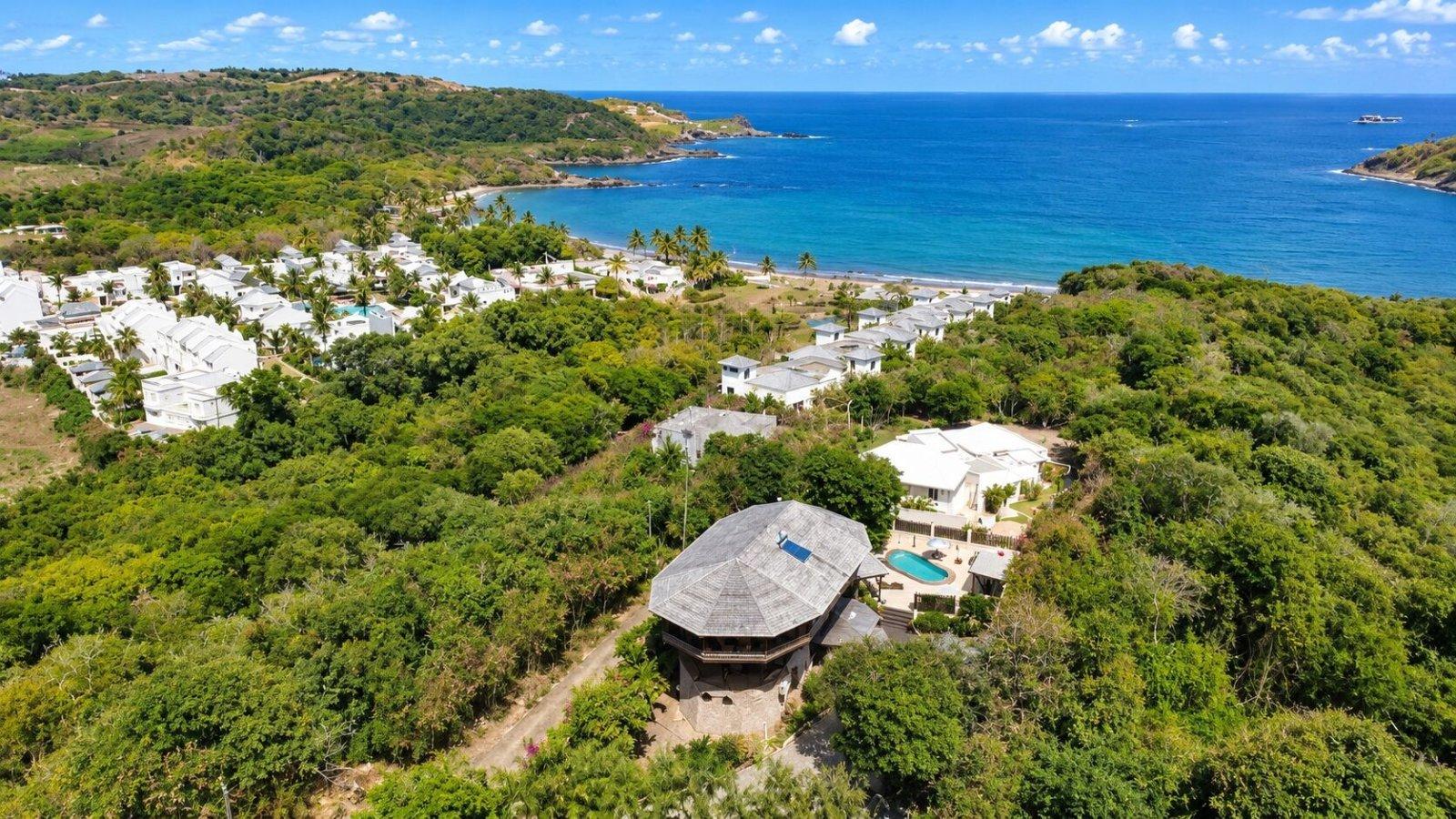 5-bedroom villa and cottage in Cas en Bas, Cap Estate, Saint Lucia — photo 2