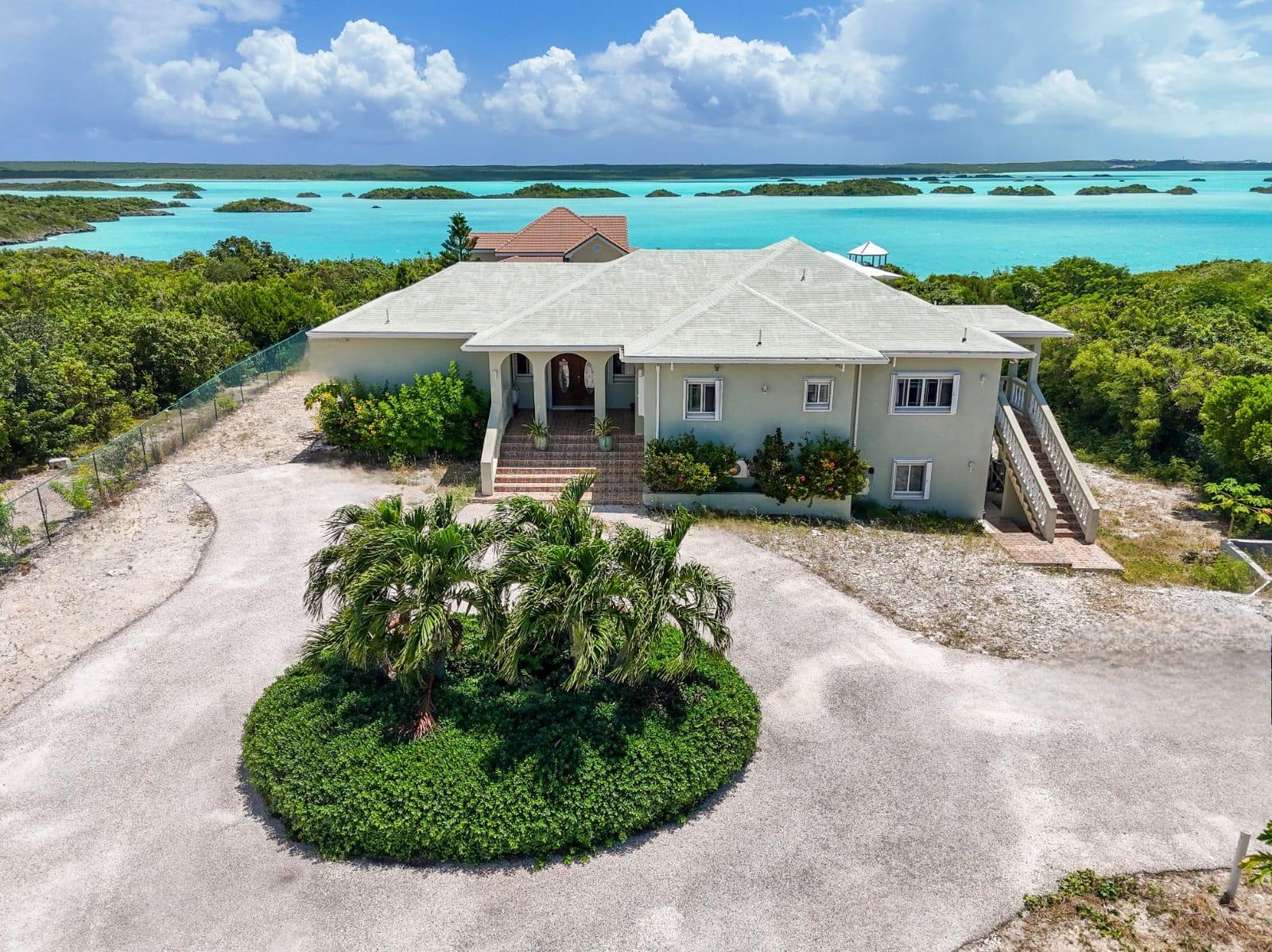 7 Bedroom Single Family Home/House for Sale in Chalk Sound, Turks And Caicos Islands — photo 1