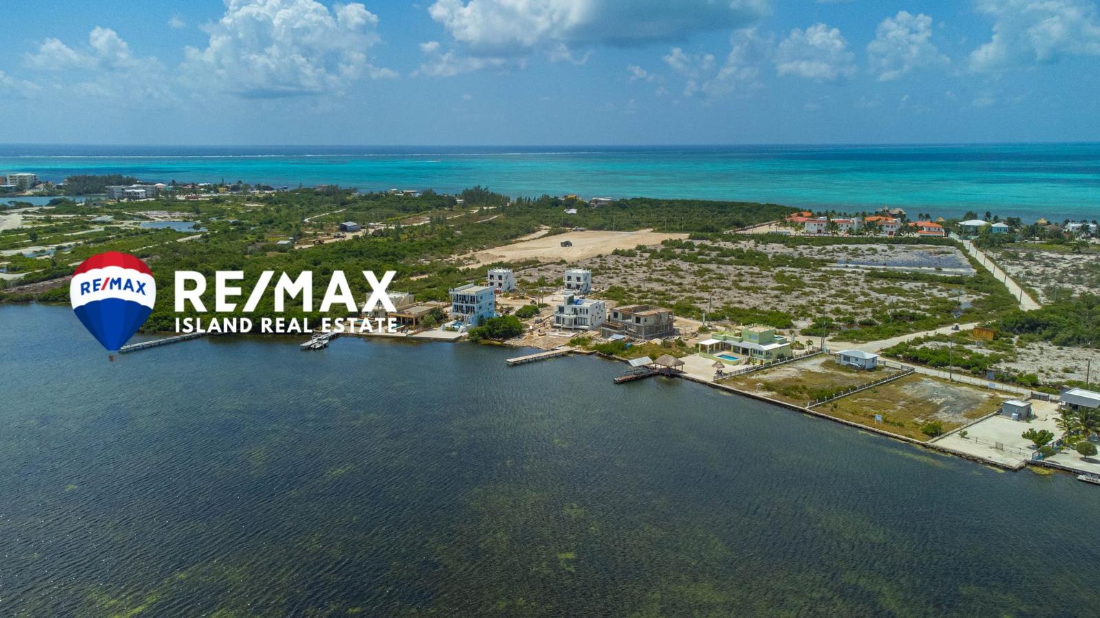 Joy House Belize 3BR Near Beach — photo 1