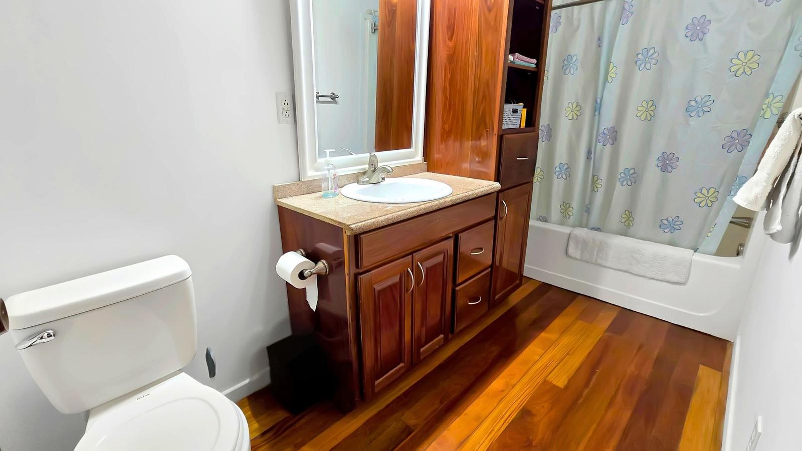 Tranquil Two Bed, Two Bath Home Minutes from Downtown San Ignacio, Cayo, Belize — photo 5