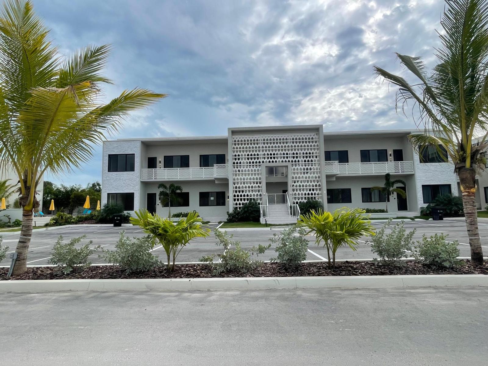 2-bedroom apartment in West End off West Bay St, Nassau — photo 3
