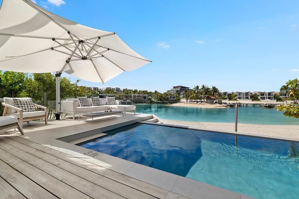 Lagoon Beach Villa 4 At South Bank — photo 4