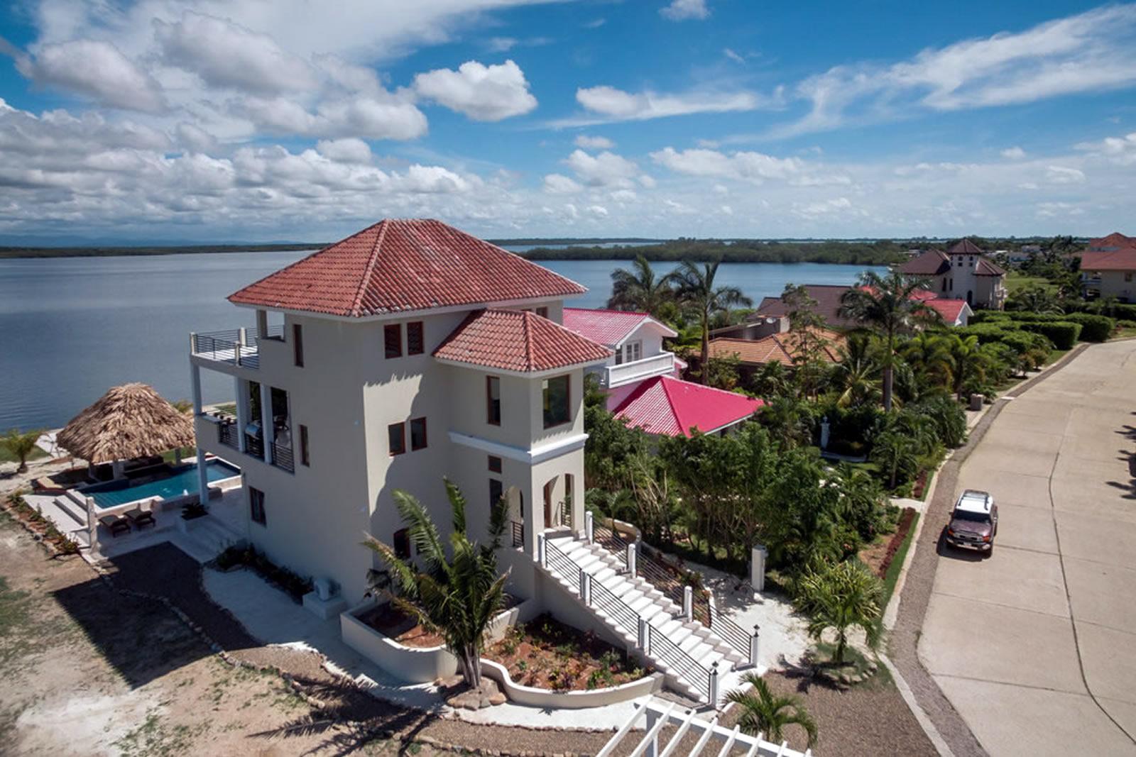 4 Bedroom Luxury Waterfront Home for Sale, Placencia Residences — photo 4