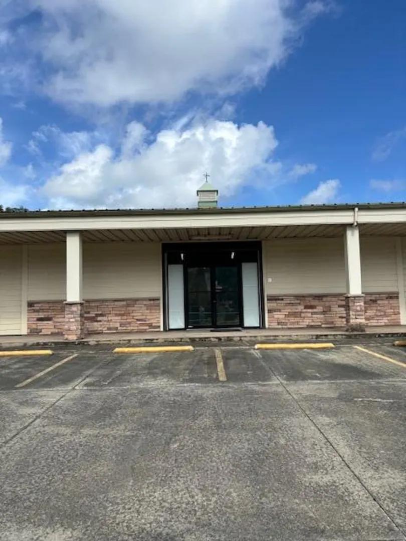 Bays 6-9 Smith Bay Ee Commercial Lease — photo 1
