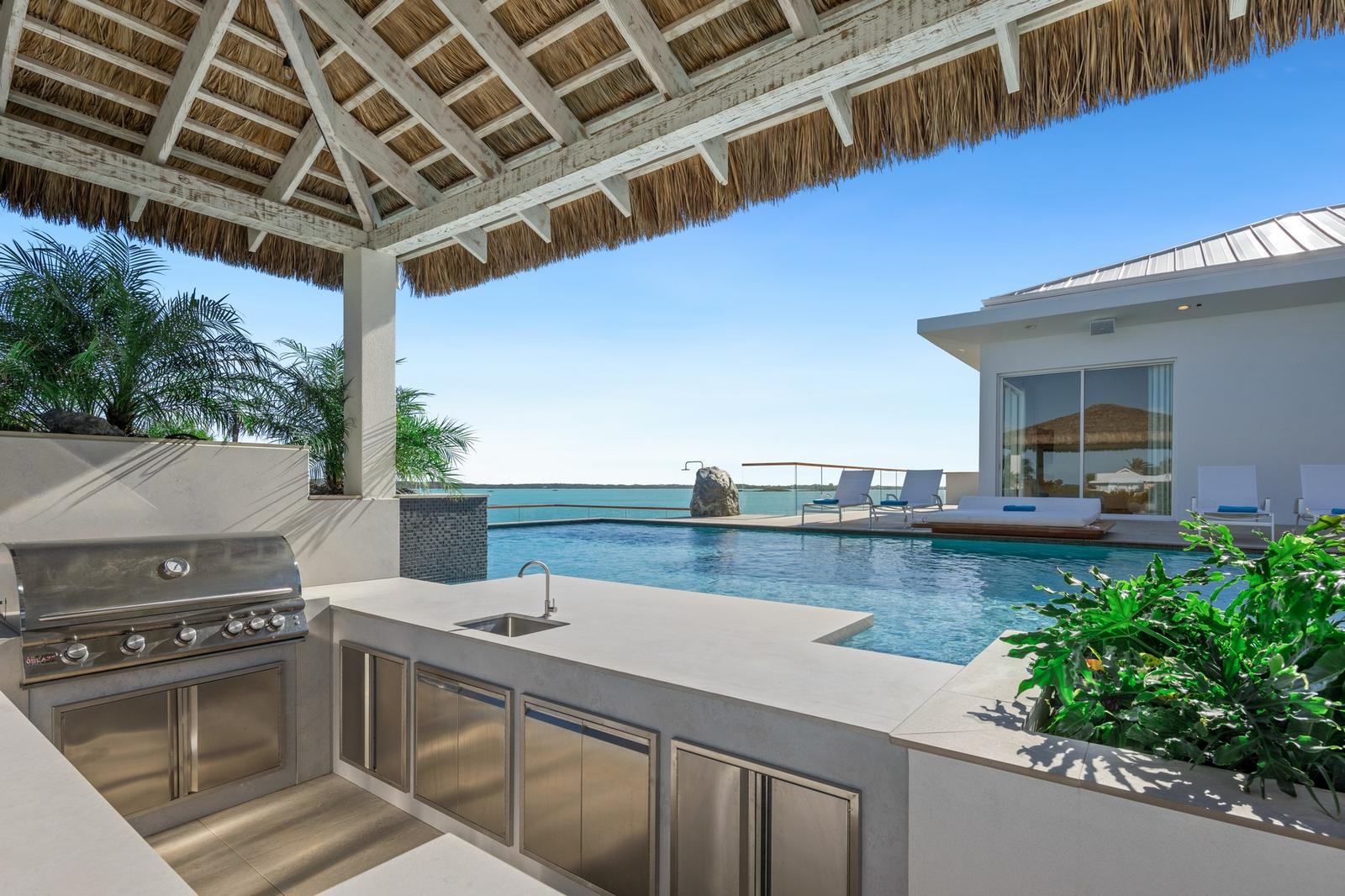 5-bedroom waterfront villa in Chalk Sound, Providenciales — photo 3