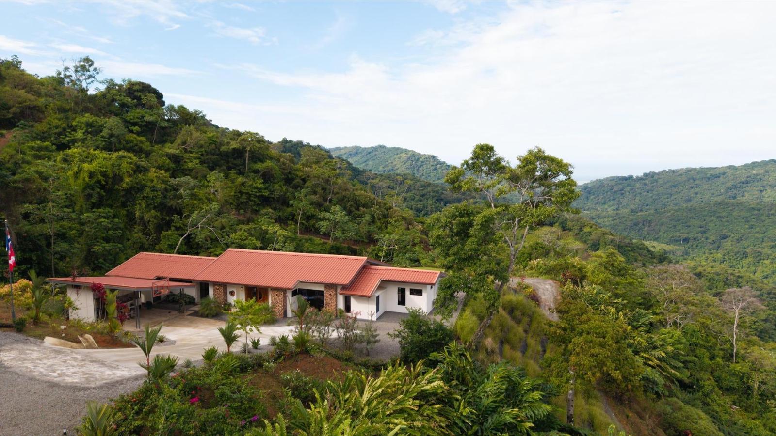 3 Bedroom Luxury Mountain Home for Sale, Cacao Ridge, Platanillo, Costa Rica — photo 4