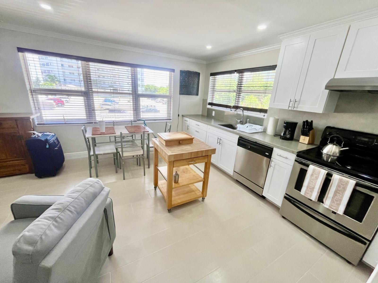 2 bedroom Apartment for sale — RIVIERA VILLAS in Grand Bahama, The Bahamas — photo 2