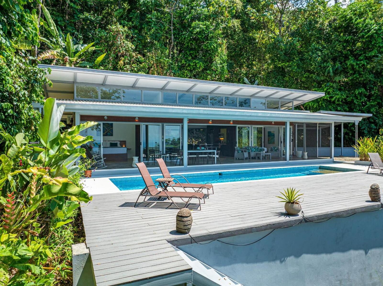 2 Bedroom Ocean-View Villa in Uvita — photo 2