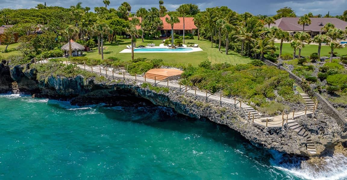5-bedroom oceanfront villa in Sea Horse Ranch, Cabarete — photo 1