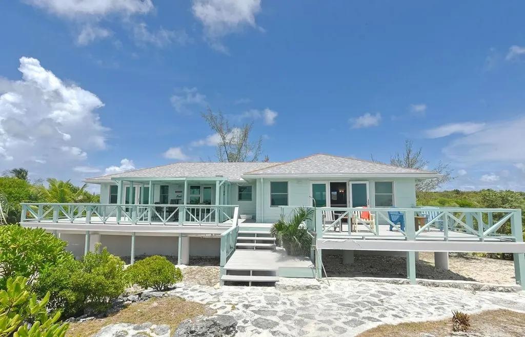3-bedroom beachfront villa in Pigeon Cay — photo 1