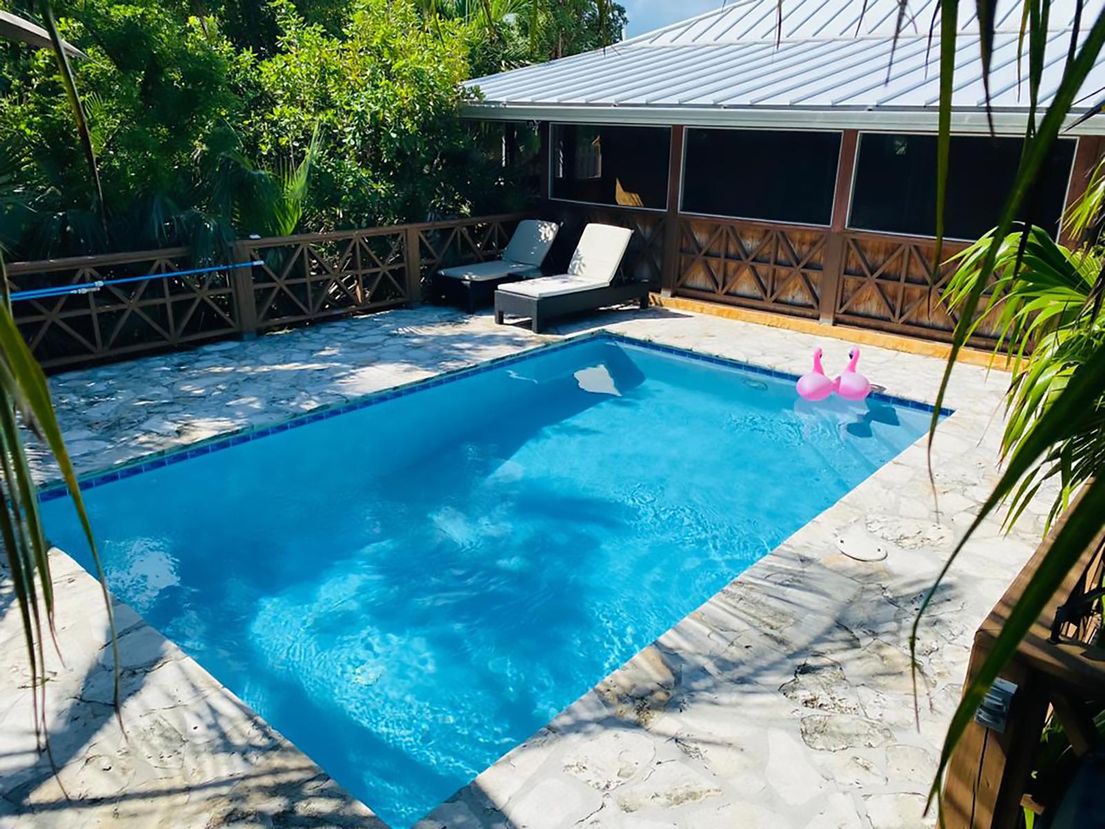 Leeward Home with Guest House — photo 3