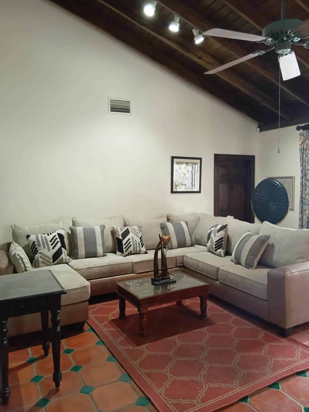 2-bedroom apartment in Paradise Island — photo 3