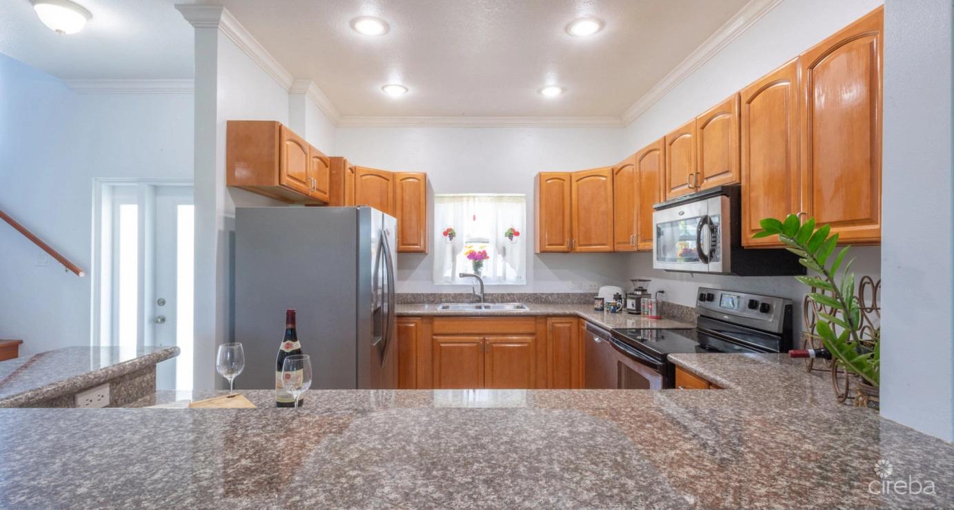 2 Bedroom Condo for Sale in George Town, Cayman Islands — photo 2