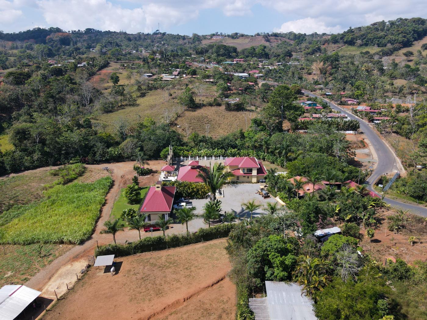 7 Bedroom House for Sale, Quebrada Honda, San Isidro del General, Perez Zeledon, San Jose, Costa Rica — photo 3
