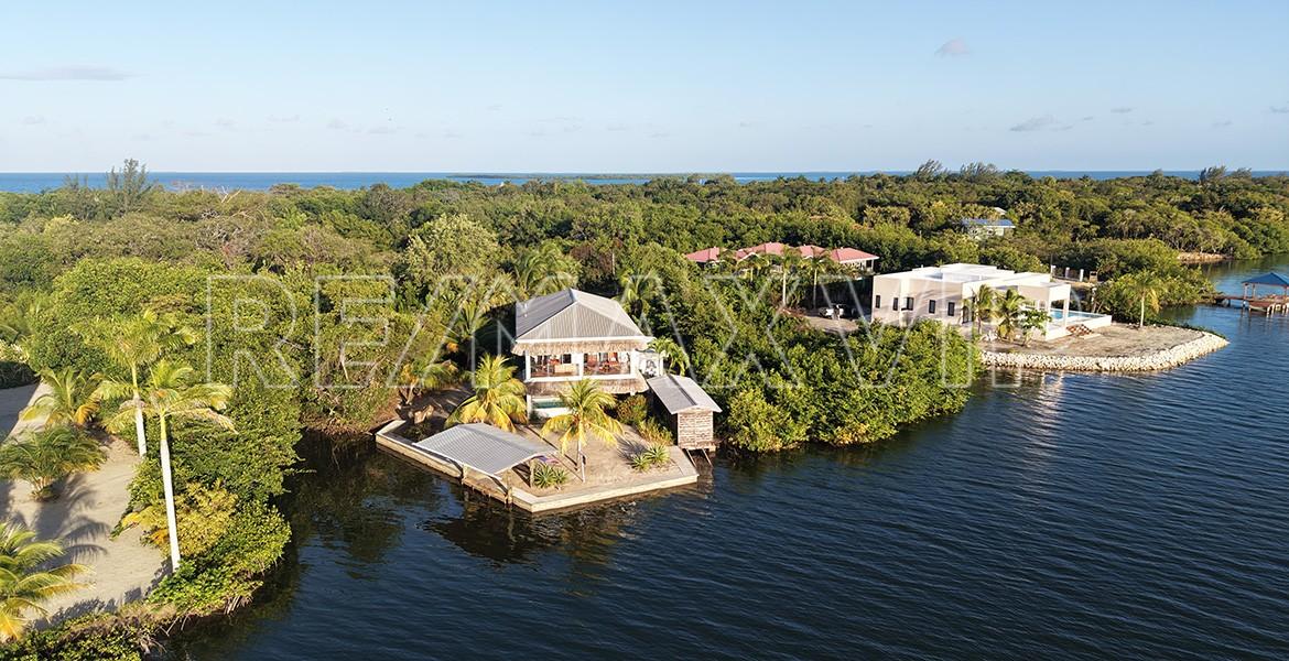 Exquisite 3 Bedroom Waterfront Home — photo 1