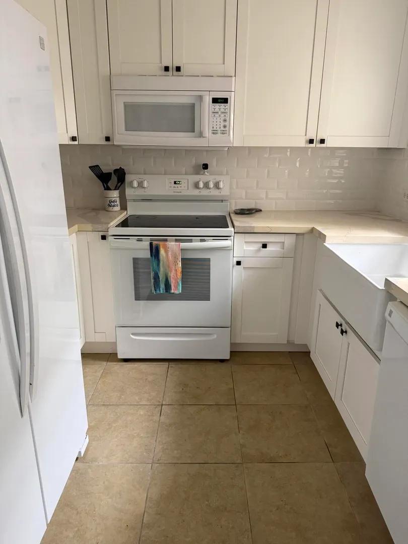 1 Bed 1 Bath 1,100 Sqft Condo — photo 5