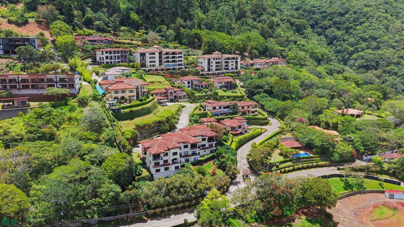4-bedroom penthouse in Altos de Monasterio, Santa Ana — photo 3
