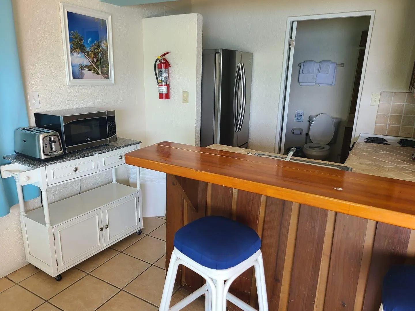 1-bedroom condo in Smith Bay, East End — photo 3