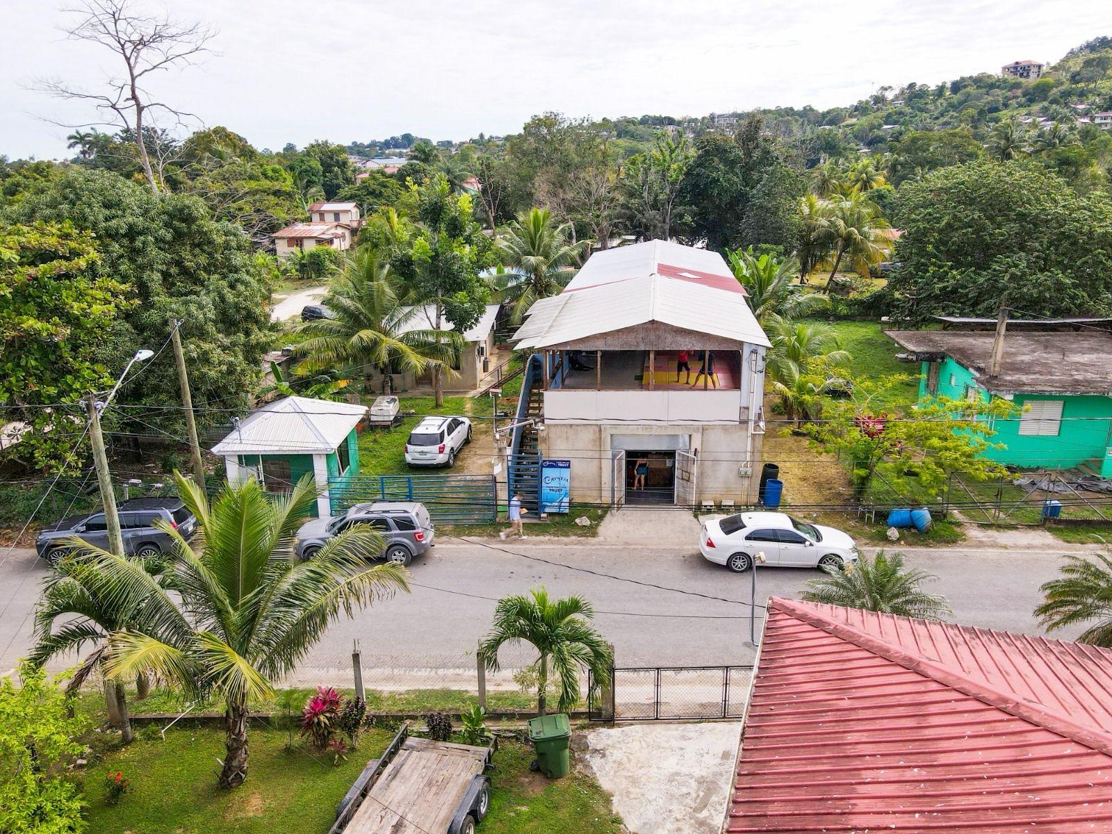#6008- POSITIVE CASH FLOW – Multi-Unit Income & Commercial Property Santa Elena — photo 1