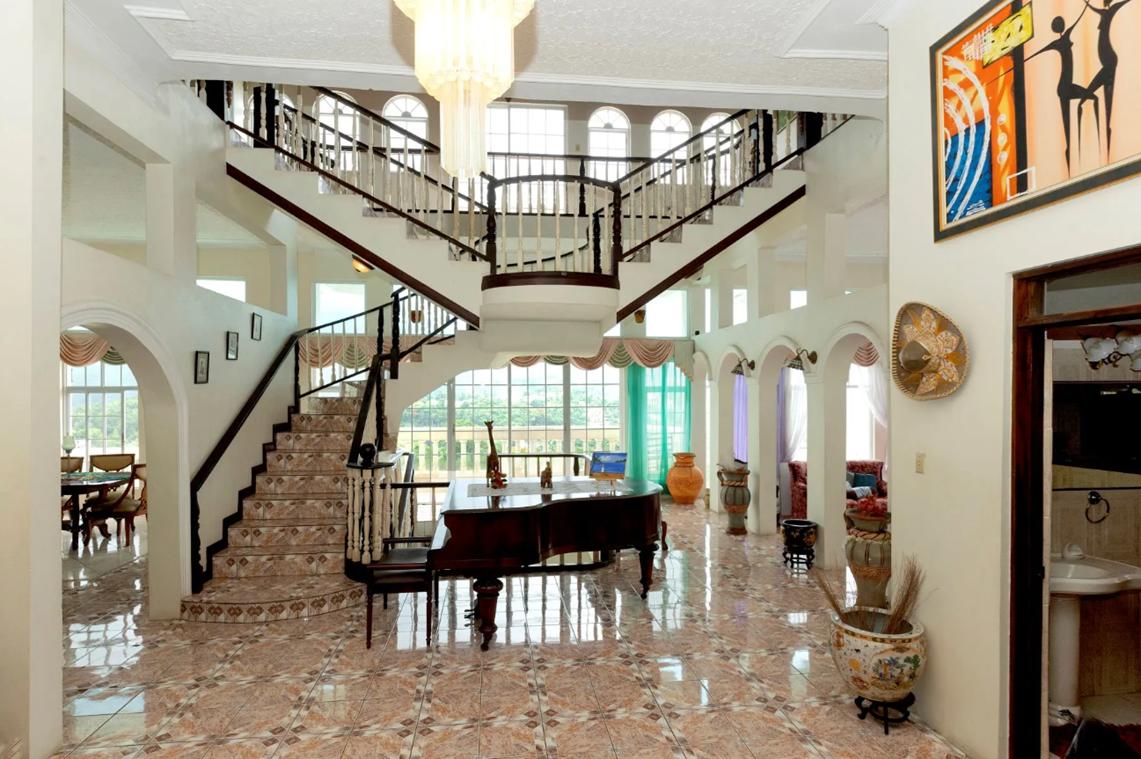 6-bedroom luxury villa in Stony Hill, Jamaica — photo 4