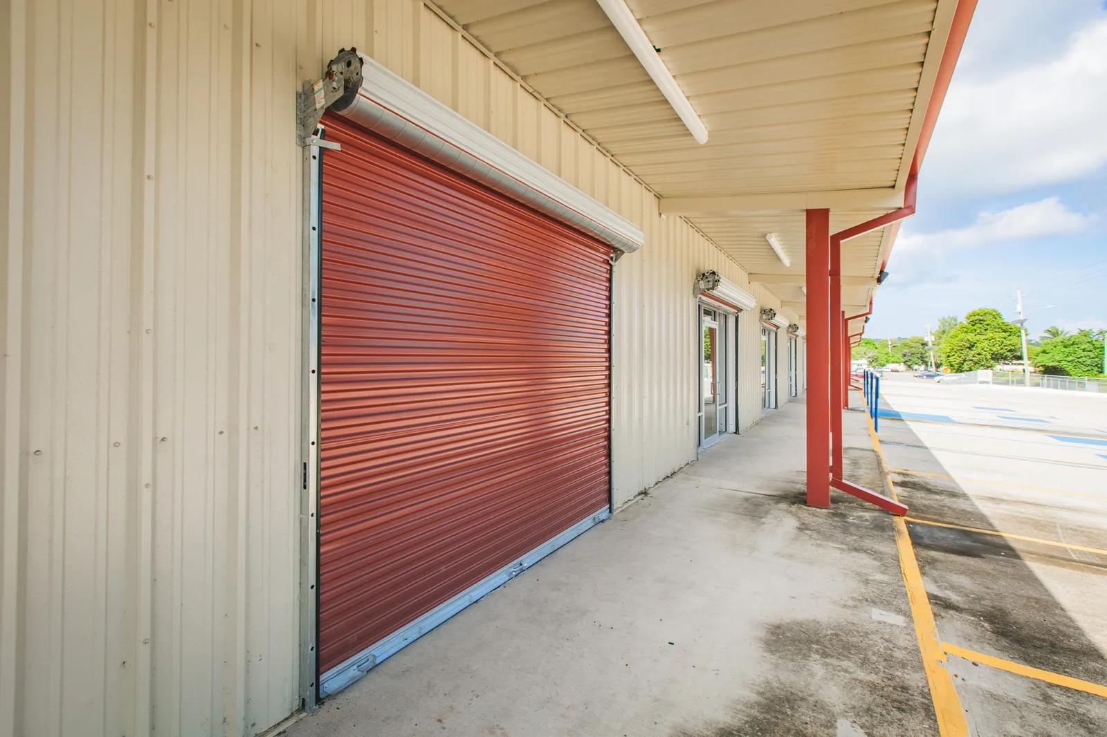 1,000 sqft commercial unit on North Shore Road, La Grande Princesse — photo 4
