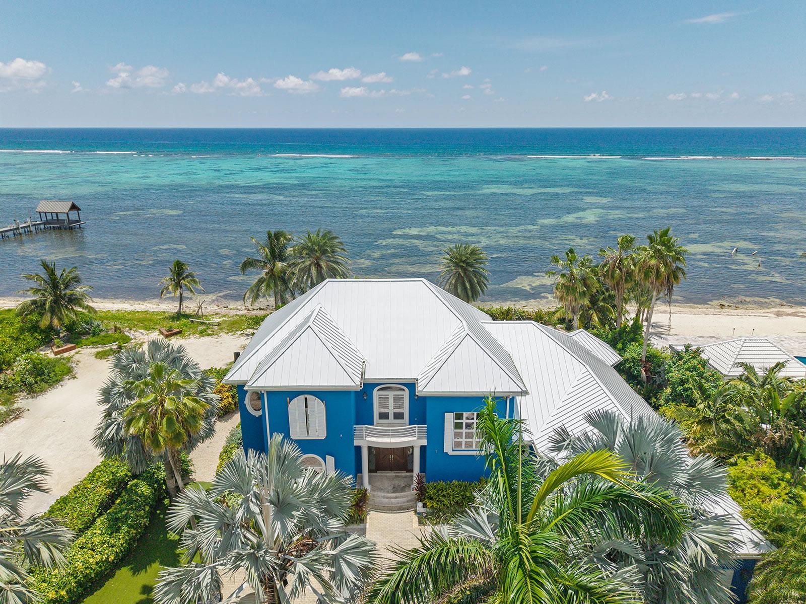 6 Bedroom Luxury Beachfront Home for Sale, South Sound Road, Grand Cayman — photo 2