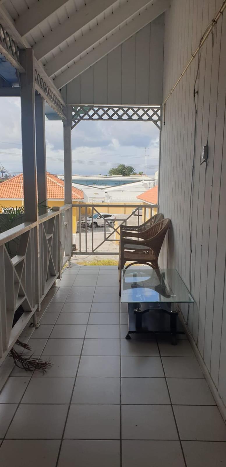 Centrally Located Student House with 1 or 2 Bedroom Apartments for Rent in Salina — photo 4