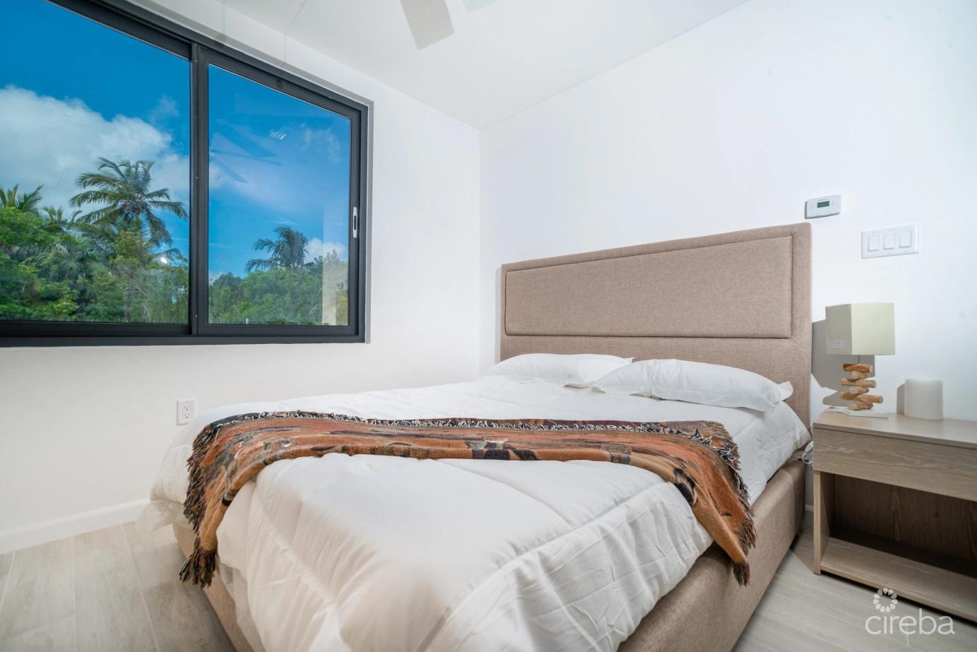 Ground-floor 1-bedroom condo in West Bay, Grand Cayman — photo 5