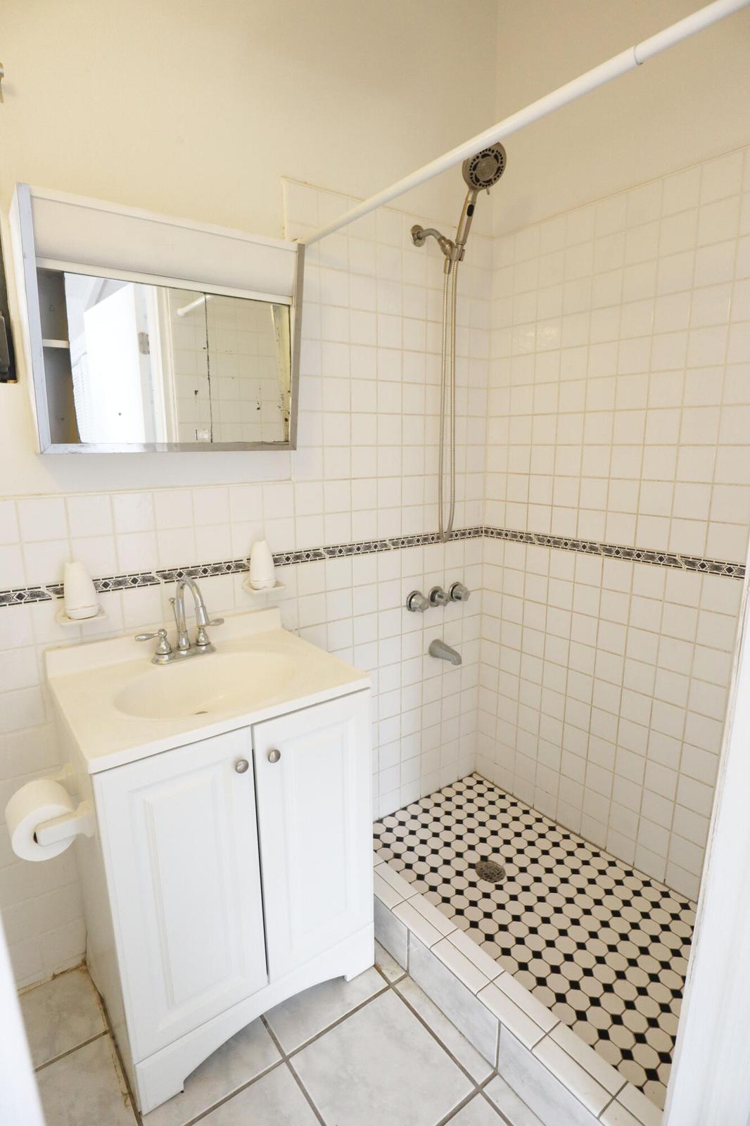 1-bedroom, 1-bathroom apartment for rent in Herman Hill Estate, St. Croix, US Virgin Islands — photo 2