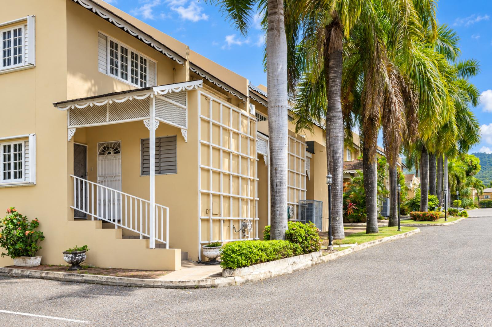 3 Bedroom Townhouse for Sale, Lands Creek, Waterworks Road, Kingston 8, Jamaica — photo 2