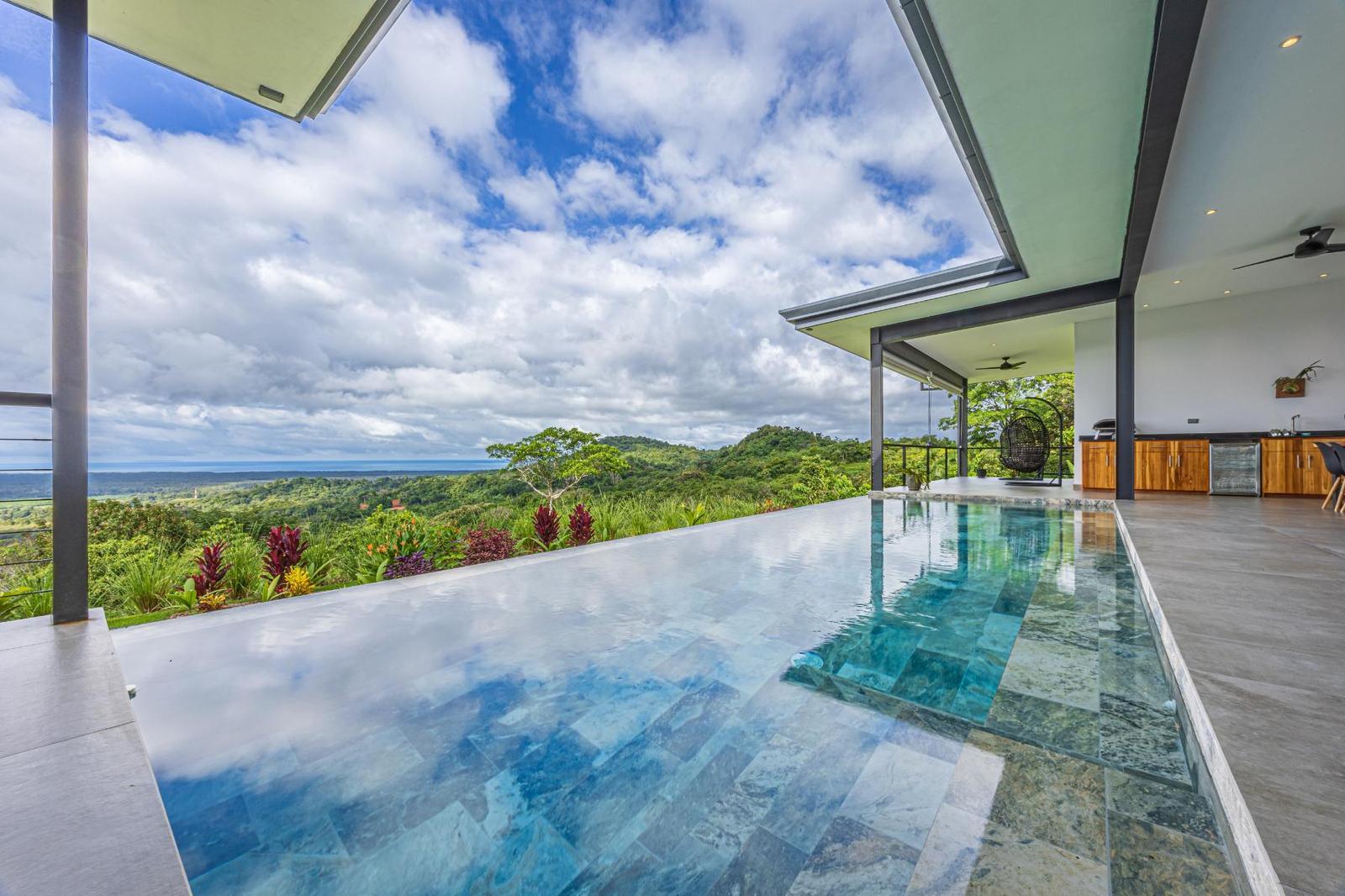 4 Bedroom Ocean-View Home for Sale, Tres Rios, Ojochal, Puntarenas, Costa Rica — photo 4
