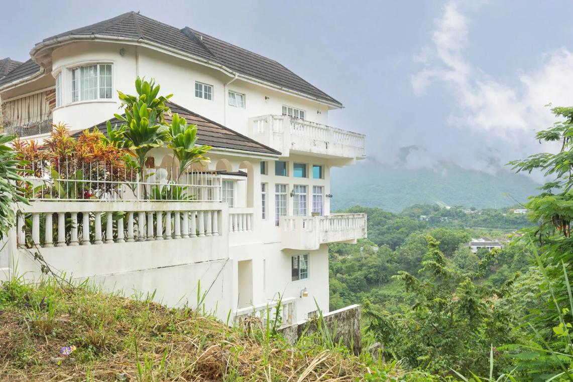 6-bedroom luxury villa in Stony Hill, Jamaica — photo 1