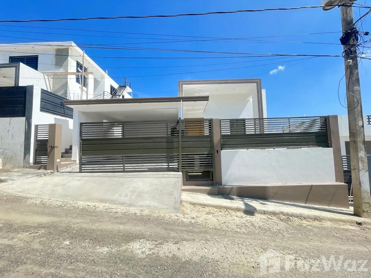 3‑bedroom villa in Santiago De Los Caballeros — photo 1